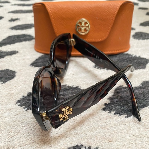 Tory Burch Kira Cat Eye Sunglasses - Tortoise - Picture 4 of 7